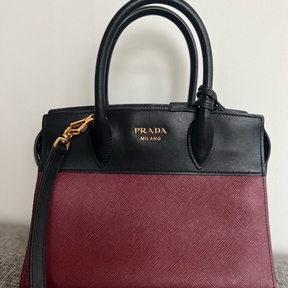 Prada brand new bag with the certificate of authenticity